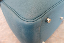 Load image into Gallery viewer, HERMES LINDY 30 Clemence leather Blue jean □O Engraving Shoulder bag 700060027
