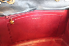 Load image into Gallery viewer, CHANEL Big Matelasse single flap chain shoulder bag Lambskin Black/Gold hadware Shoulder bag 700090066
