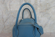 Load image into Gallery viewer, HERMES LINDY 30 Clemence leather Blue jean □O Engraving Shoulder bag 700060027

