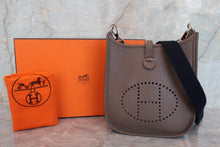 画像をギャラリービューアに読み込む, HERMES／エルメス エブリンTPM トリヨンクレマンス エトゥープ Y刻印 ショルダーバッグ 700060233
