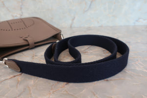 HERMES／エルメス エブリンTPM トリヨンクレマンス エトゥープ Y刻印 ショルダーバッグ 700060233