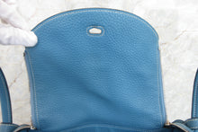 Load image into Gallery viewer, HERMES LINDY 30 Clemence leather Blue jean □O Engraving Shoulder bag 700060027
