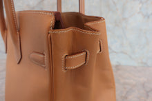 Load image into Gallery viewer, HERMES HAUT A COURROIRE 32 Graine Couchevel leather Natural □B Engraving Hand bag 800040163
