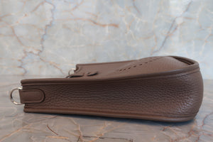 HERMES／エルメス エブリンTPM トリヨンクレマンス エトゥープ Y刻印 ショルダーバッグ 700060233