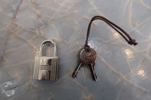 Load image into Gallery viewer, HERMES PICOTIN LOCK Eclat PM Clemence leather/Swift leather Vert bosphore/Deep blue D Engraving Hand bag 700110164
