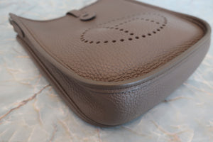 HERMES／エルメス エブリンTPM トリヨンクレマンス エトゥープ Y刻印 ショルダーバッグ 700060233