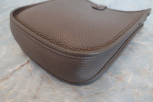 HERMES／エルメス エブリンTPM トリヨンクレマンス エトゥープ Y刻印 ショルダーバッグ 700060233