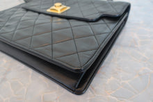 Load image into Gallery viewer, CHANEL Medium Matelasse shoulder bag Lambskin Black/Gold hadware Shoulder bag 700090068
