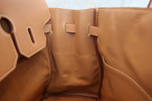 Load image into Gallery viewer, HERMES HAUT A COURROIRE 32 Graine Couchevel leather Natural □B Engraving Hand bag 800040163
