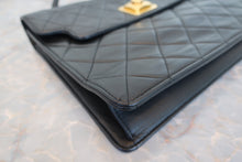 Load image into Gallery viewer, CHANEL Medium Matelasse shoulder bag Lambskin Black/Gold hadware Shoulder bag 700090068
