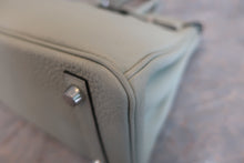 Load image into Gallery viewer, HERMES BIRKIN 25 Togo leather Gris neve B Engraving Hand bag 600070034
