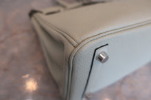 Load image into Gallery viewer, HERMES BIRKIN 25 Togo leather Gris neve B Engraving Hand bag 600070034
