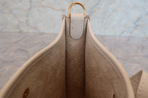 HERMES／エルメス エブリンTPM トリヨンクレマンス べトン K刻印 ショルダーバッグ 700070014
