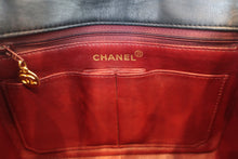 Load image into Gallery viewer, CHANEL Mini Matelasse single flap chain shoulder bag Lambskin Black/Gold hadware Shoulder bag 800020241
