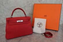 画像をギャラリービューアに読み込む, HERMES／エルメス ケリー28 トリヨンクレマンス ゼラニウム X刻印 ショルダーバッグ 800080070
