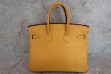 Load image into Gallery viewer, HERMES BIRKIN 25 Swift leather Soleil □M Engraving Hand bag 600050177
