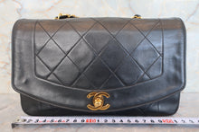 Load image into Gallery viewer, CHANEL  Diana matelasse chain shoulder bag Lambskin Black/Gold hadware Shoulder bag 700120014
