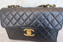 Load image into Gallery viewer, CHANEL Medium Matelasse single flap chain shoulder bag Lambskin Navy/Gold hadware Shoulder bag 700090075
