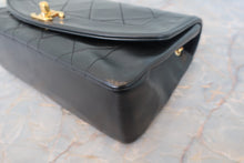 Load image into Gallery viewer, CHANEL  Diana matelasse chain shoulder bag Lambskin Black/Gold hadware Shoulder bag 700120014
