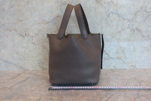 Load image into Gallery viewer, HERMES PICOTIN LOCK MM Clemence leather Etain C Engraving Hand bag 800090083
