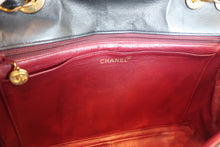 Load image into Gallery viewer, CHANEL Medium Matelasse single flap chain shoulder bag Lambskin Navy/Gold hadware Shoulder bag 700090075
