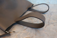 Load image into Gallery viewer, HERMES PICOTIN LOCK MM Clemence leather Etain C Engraving Hand bag 800090083

