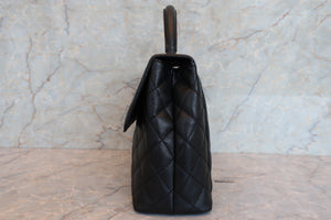 CHANEL Matelasse trapezoid hand bag Caviar skin Black/Gold hadware Hand bag 700090112