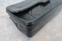 Load image into Gallery viewer, CHANEL Matelasse chain shoulder bag Lambskin Black/Gold hadware Shoulder bag 700120013
