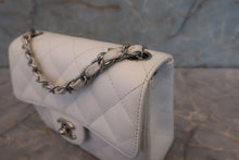 画像をギャラリービューアに読み込む, CHANEL/シャネル ミニマトラッセシングルフラップチェーンショルダーバッグ キャビアスキン ホワイト/シルバー金具 ショルダーバッグ 700030145
