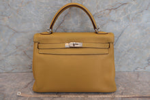 Load image into Gallery viewer, HERMES KELLY 32 Clemence leather Curry □L Engraving Shoulder bag 700010233
