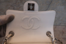 画像をギャラリービューアに読み込む, CHANEL/シャネル ミニマトラッセシングルフラップチェーンショルダーバッグ キャビアスキン ホワイト/シルバー金具 ショルダーバッグ 700030145
