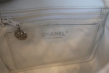 画像をギャラリービューアに読み込む, CHANEL/シャネル ミニマトラッセシングルフラップチェーンショルダーバッグ キャビアスキン ホワイト/シルバー金具 ショルダーバッグ 700030145
