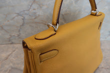 Load image into Gallery viewer, HERMES KELLY 32 Clemence leather Curry □L Engraving Shoulder bag 700010233
