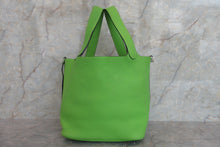 Load image into Gallery viewer, HERMES PICOTIN MM Clemence leather Apple green □H Engraving Hand bag 700060049
