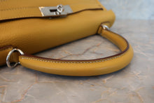 Load image into Gallery viewer, HERMES KELLY 32 Clemence leather Curry □L Engraving Shoulder bag 700010233
