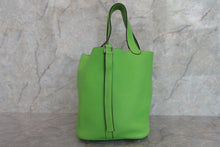 Load image into Gallery viewer, HERMES PICOTIN MM Clemence leather Apple green □H Engraving Hand bag 700060049
