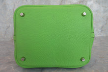 Load image into Gallery viewer, HERMES PICOTIN MM Clemence leather Apple green □H Engraving Hand bag 700060049
