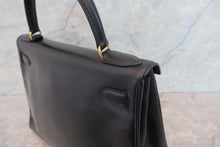 Load image into Gallery viewer, HERMES KELLY 28 Box carf leather Black Hand bag 700120003
