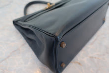 Load image into Gallery viewer, HERMES KELLY 32 Graine Couchevel leather Navy Hand bag 800090155
