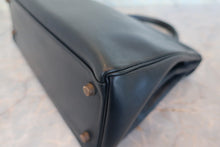 Load image into Gallery viewer, HERMES KELLY 32 Graine Couchevel leather Navy Hand bag 800090155
