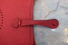 将图片加载到图库查看器，HERMES EVELYNE TPM Clemence leather Rouge garance □O刻印 Shoulder bag 600080108
