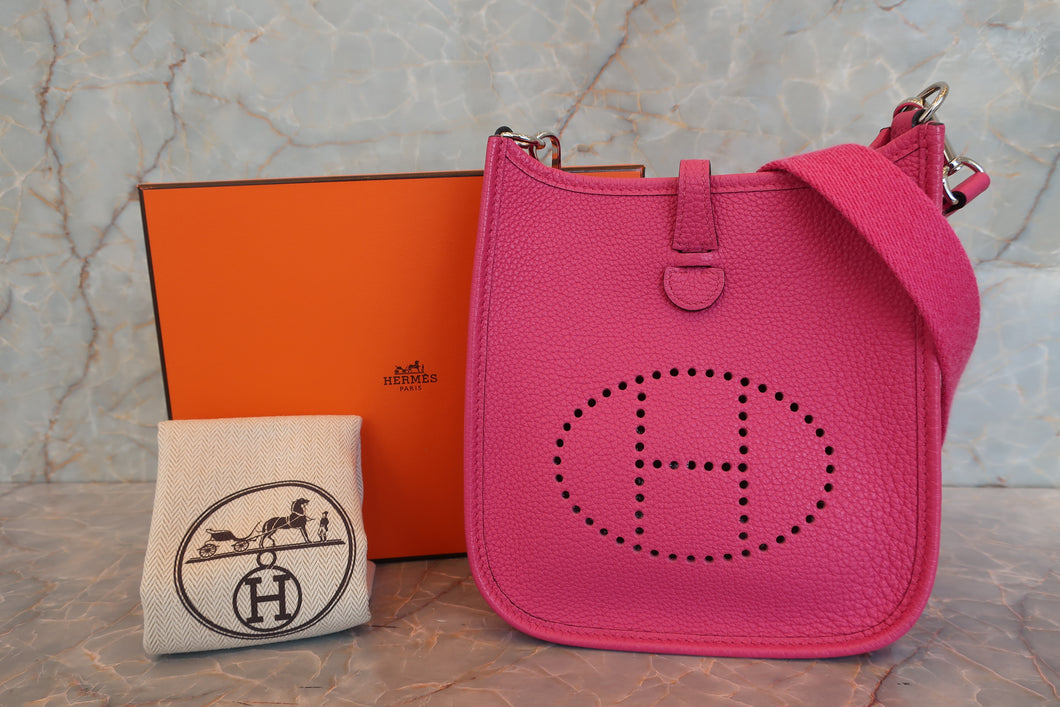 HERMES  EVELYNE TPM Clemence leather Rose shocking Z Engraving Shoulder bag 700100140