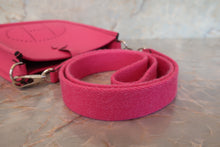 Load image into Gallery viewer, HERMES  EVELYNE TPM Clemence leather Rose shocking Z Engraving Shoulder bag 700100140
