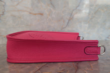 Load image into Gallery viewer, HERMES  EVELYNE TPM Clemence leather Rose shocking Z Engraving Shoulder bag 700100140
