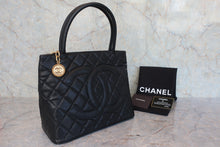 画像をギャラリービューアに読み込む, CHANEL/シャネル 復刻トート キャビアスキン ブラック/ゴールド金具 トートバッグ 800100017
