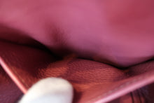 Load image into Gallery viewer, HERMES LINDY 26 Clemence leather Bois de rose □O Engraving Shoulder bag 700090106
