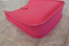 Load image into Gallery viewer, HERMES  EVELYNE TPM Clemence leather Rose shocking Z Engraving Shoulder bag 700100140
