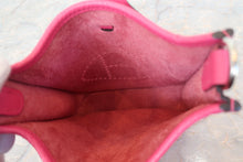 Load image into Gallery viewer, HERMES  EVELYNE TPM Clemence leather Rose shocking Z Engraving Shoulder bag 700100140
