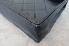 画像をギャラリービューアに読み込む, CHANEL/シャネル 中マトラッセシングルフラップチェーンショルダーバッグ キャビアスキン ネイビー/ゴールド金具 ショルダーバッグ 800020157
