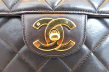 将图片加载到图库查看器，CHANEL/香奈儿 中号CF 单盖包 链条包 羊皮 Black/Gold hadware(黑色/金色金属) 肩背包 700020018
